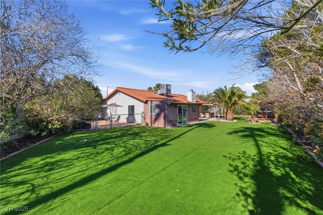 Las Vegas, Nevada 89103, United States, 3 Bedrooms Bedrooms, ,4 BathroomsBathrooms,Residential,Active,253244