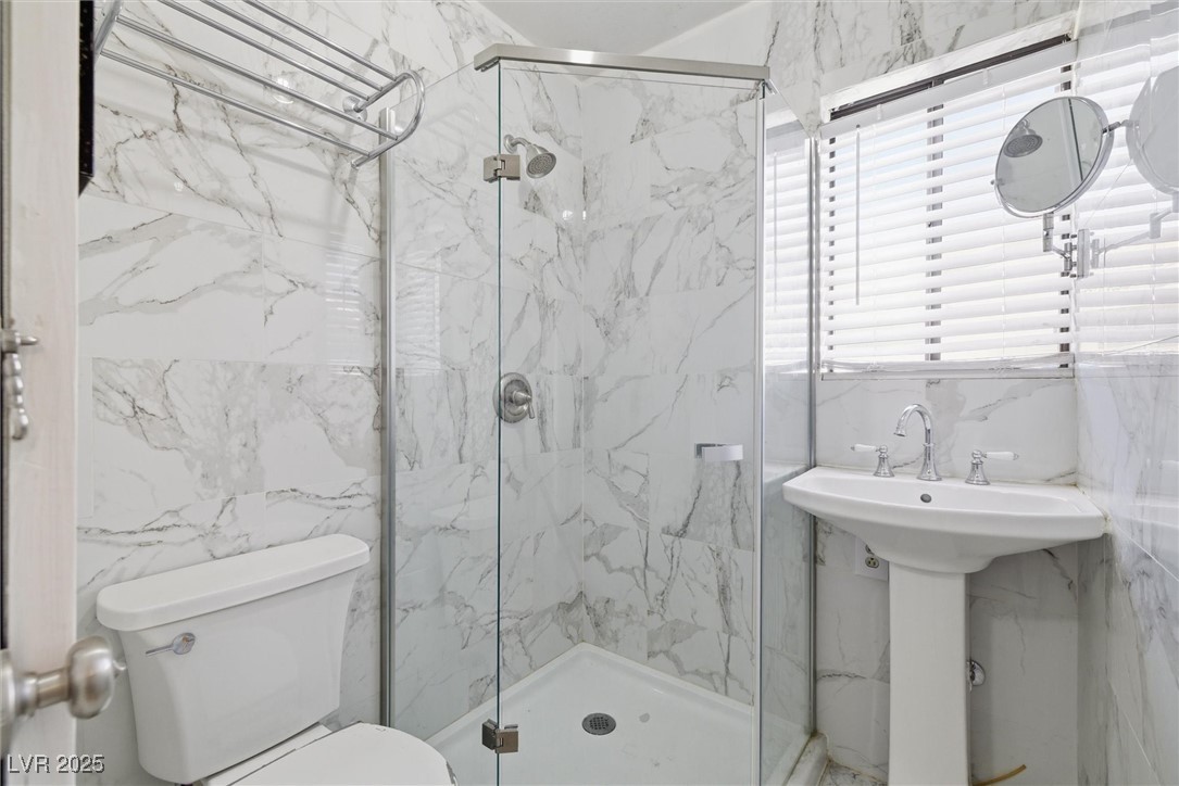 Las Vegas, Nevada 89103, United States, 3 Bedrooms Bedrooms, ,4 BathroomsBathrooms,Residential,Active,253244