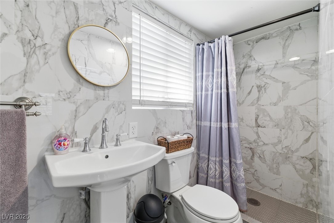 Las Vegas, Nevada 89103, United States, 3 Bedrooms Bedrooms, ,4 BathroomsBathrooms,Residential,Active,253244