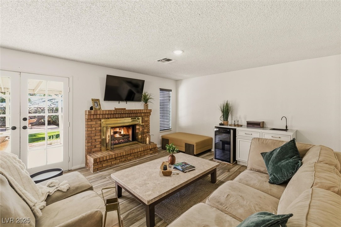 Las Vegas, Nevada 89103, United States, 3 Bedrooms Bedrooms, ,4 BathroomsBathrooms,Residential,Active,253244