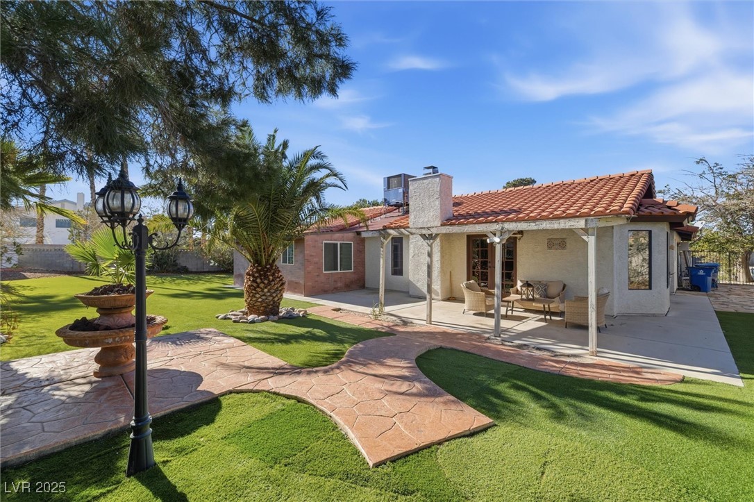 Las Vegas, Nevada 89103, United States, 3 Bedrooms Bedrooms, ,4 BathroomsBathrooms,Residential,Active,253244