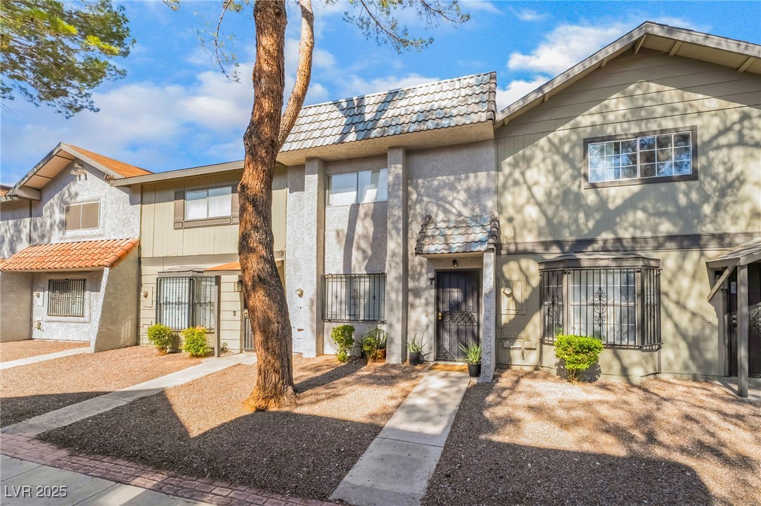 887 Stratton Lane