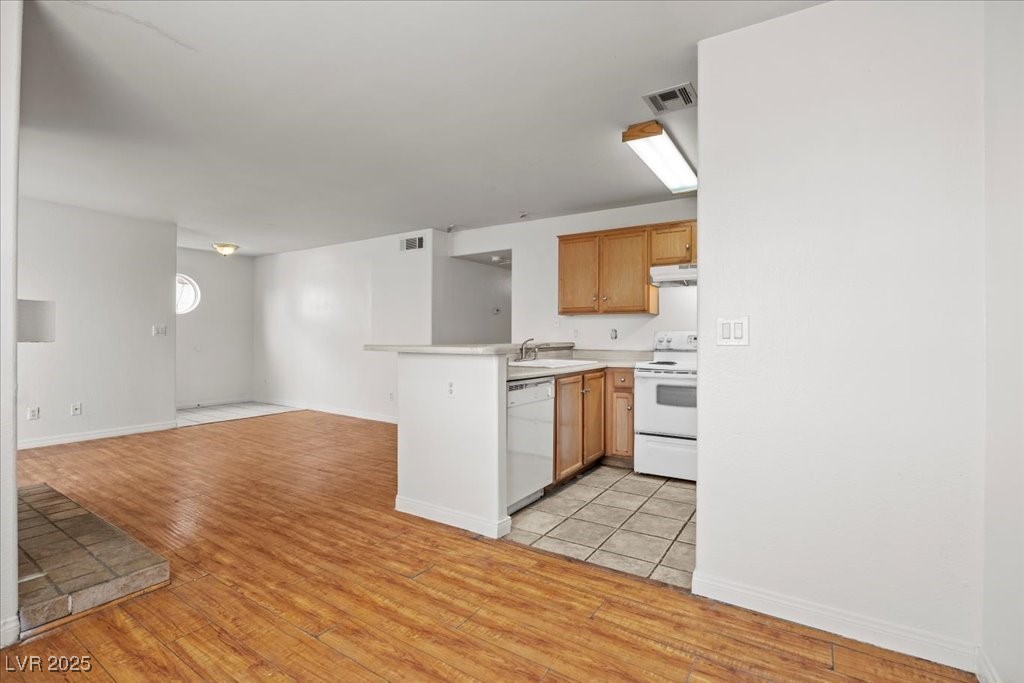 Properties 4 2972 Juniper Hills Boulevard 202