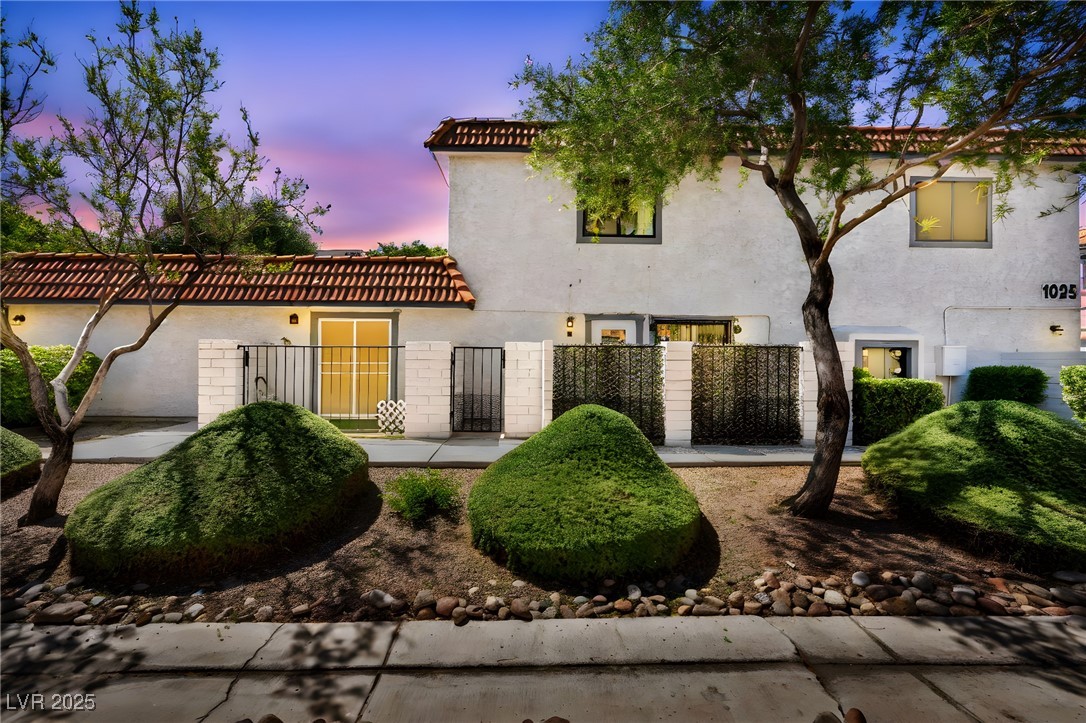 1025 Willow Tree Drive #B, Las Vegas, Nevada image 27