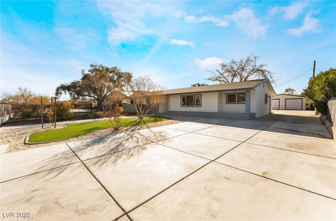 616 Lacy Lane