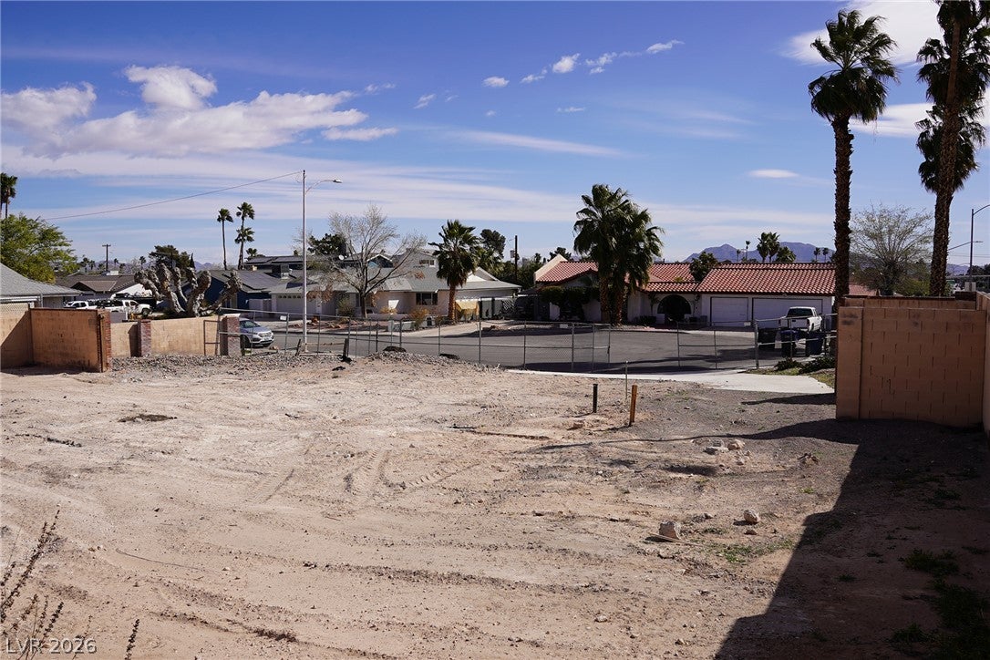 Properties 1 1608 Eaton Drive
