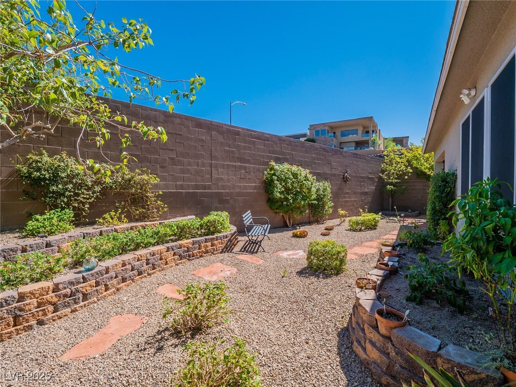 Henderson, Nevada 89052, United States, 3 Bedrooms Bedrooms, ,3 BathroomsBathrooms,Residential,Active,92084