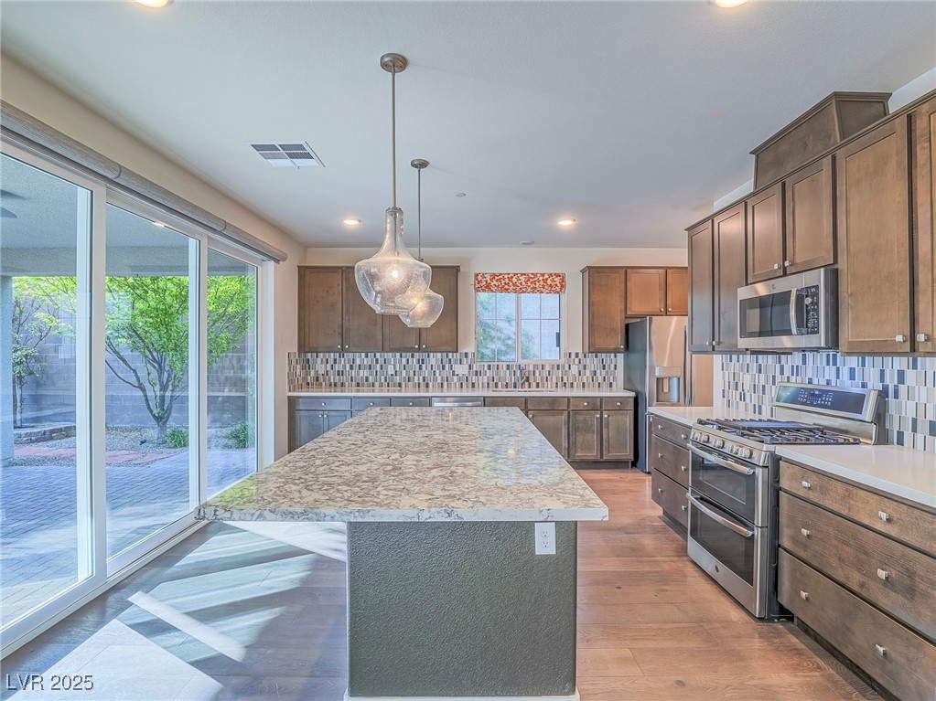 Henderson, Nevada 89052, United States, 3 Bedrooms Bedrooms, ,3 BathroomsBathrooms,Residential,Active,92084