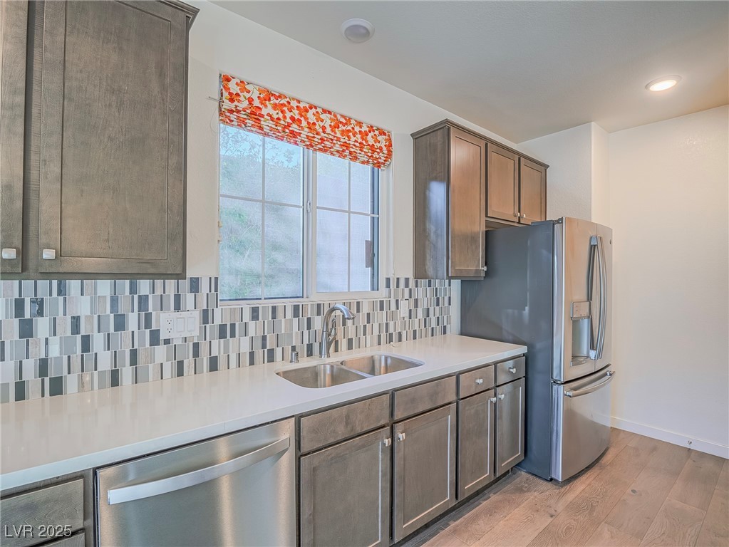 Henderson, Nevada 89052, United States, 3 Bedrooms Bedrooms, ,3 BathroomsBathrooms,Residential,Active,92084