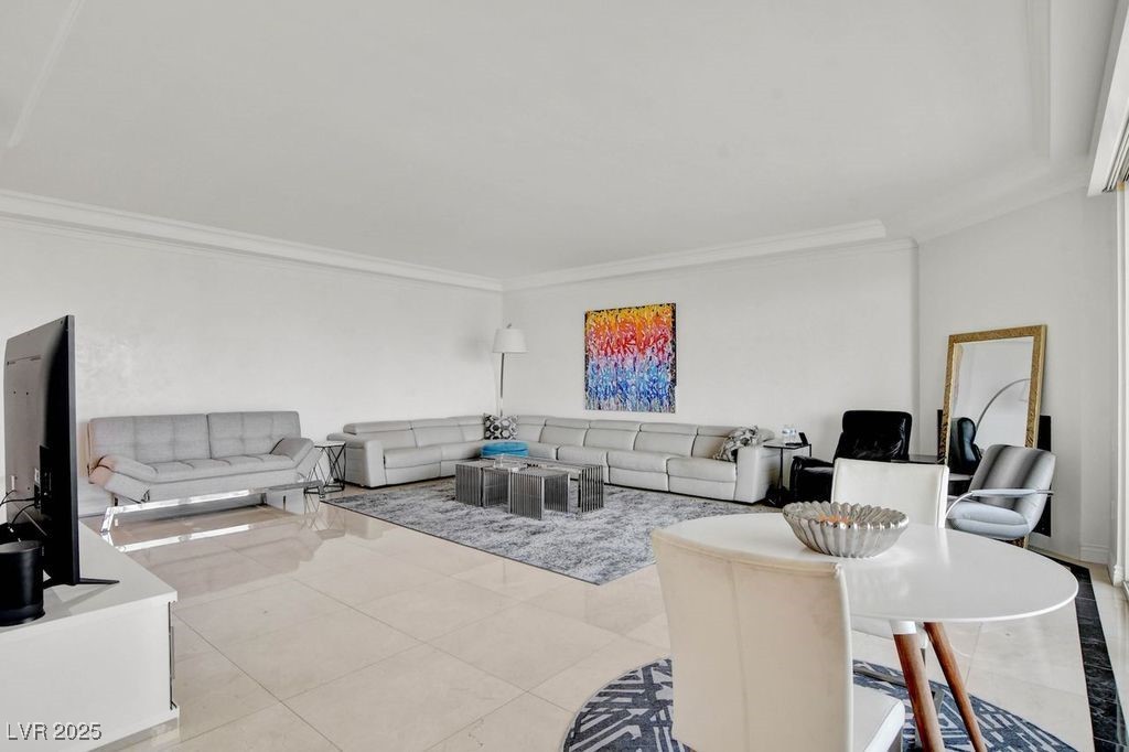 2777 Paradise Road 2702