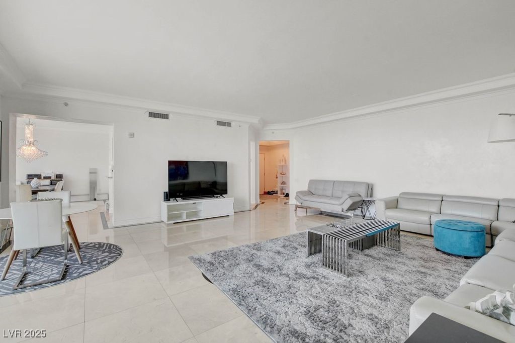 2777 Paradise Road 2702