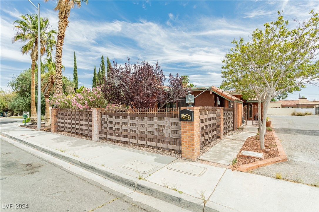 View Las Vegas, NV 89146 townhome