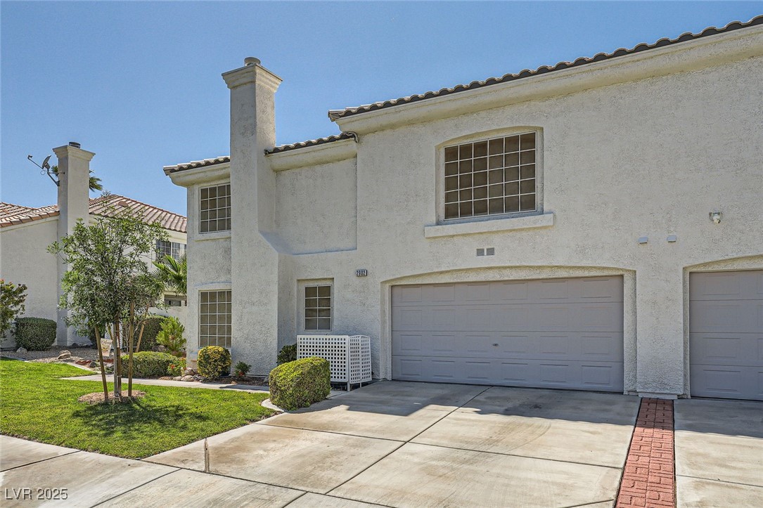 2902 Aztec Lily Lane, Henderson, Nevada image 3
