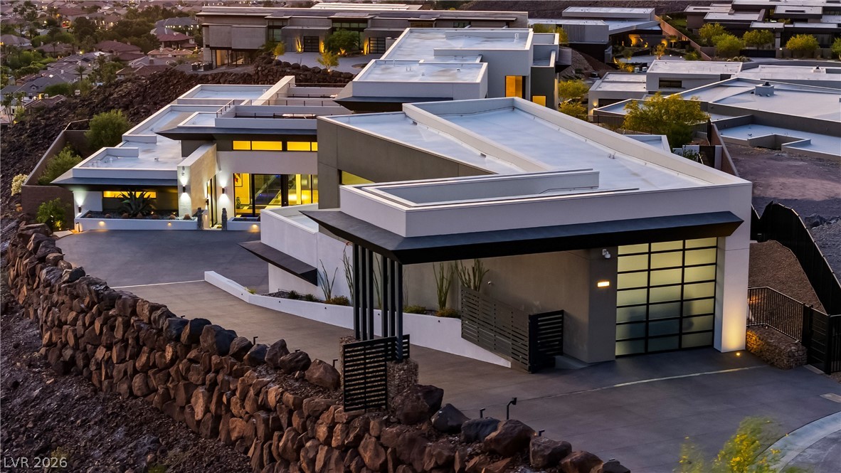 1550 Dragon Crest Avenue