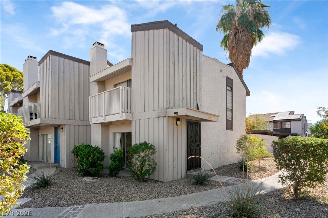 544 Oakbrook Lane