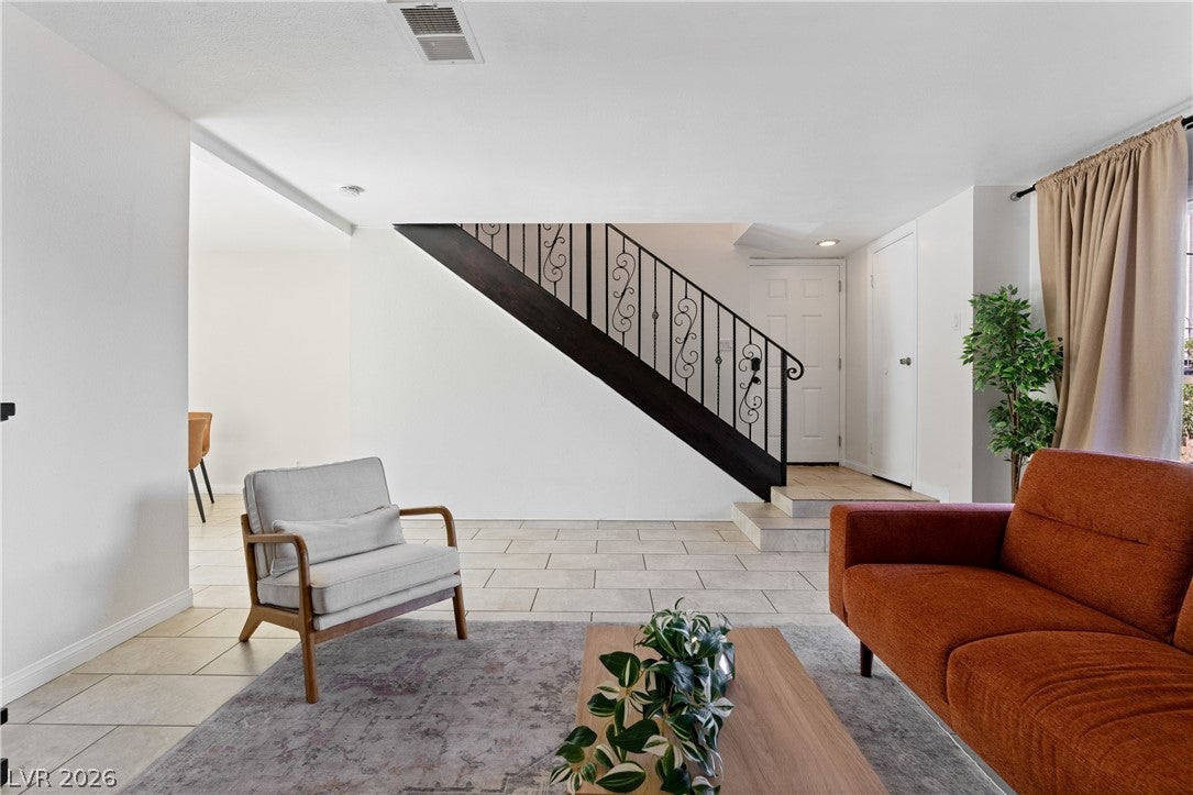 544 Oakbrook Lane