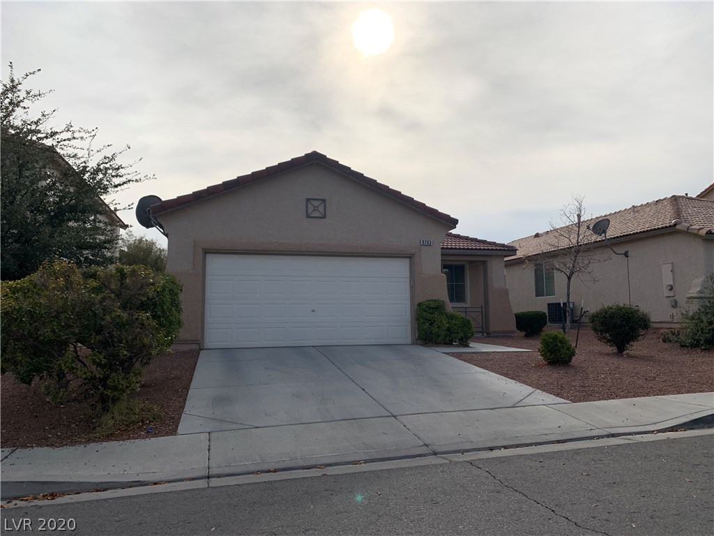 Photo 1 of 16 — 9703 RIDGEBLUFF Avenue, Las Vegas, NV 89148