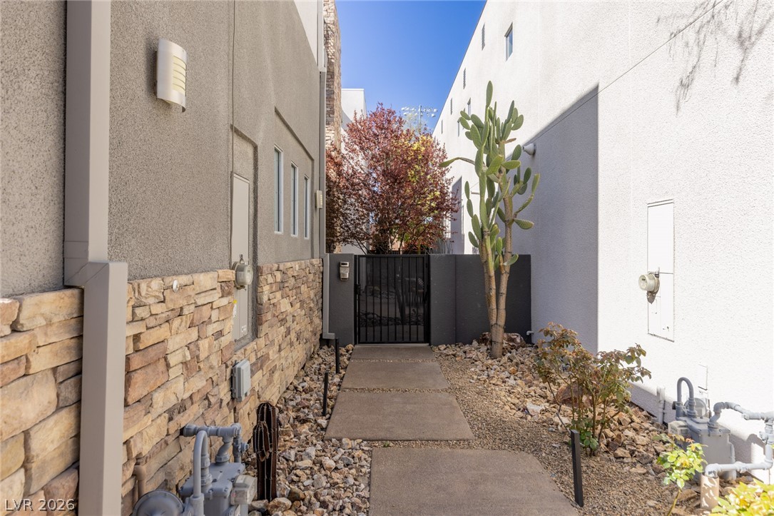 1425 Canyon Ledge Court