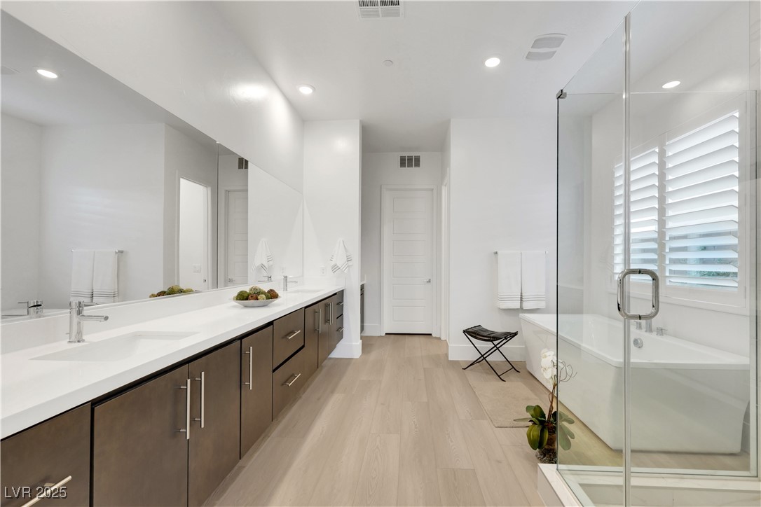 Las Vegas, Nevada 89138, United States, 4 Bedrooms Bedrooms, ,5 BathroomsBathrooms,Residential,Active,129463