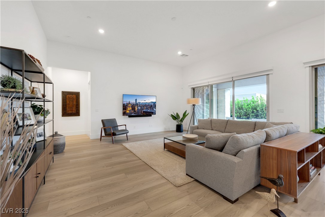 Las Vegas, Nevada 89138, United States, 4 Bedrooms Bedrooms, ,5 BathroomsBathrooms,Residential,Active,129463