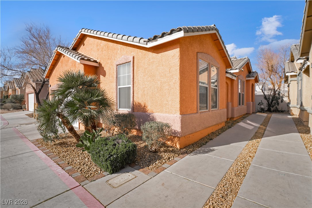 2528 Living Rock Street