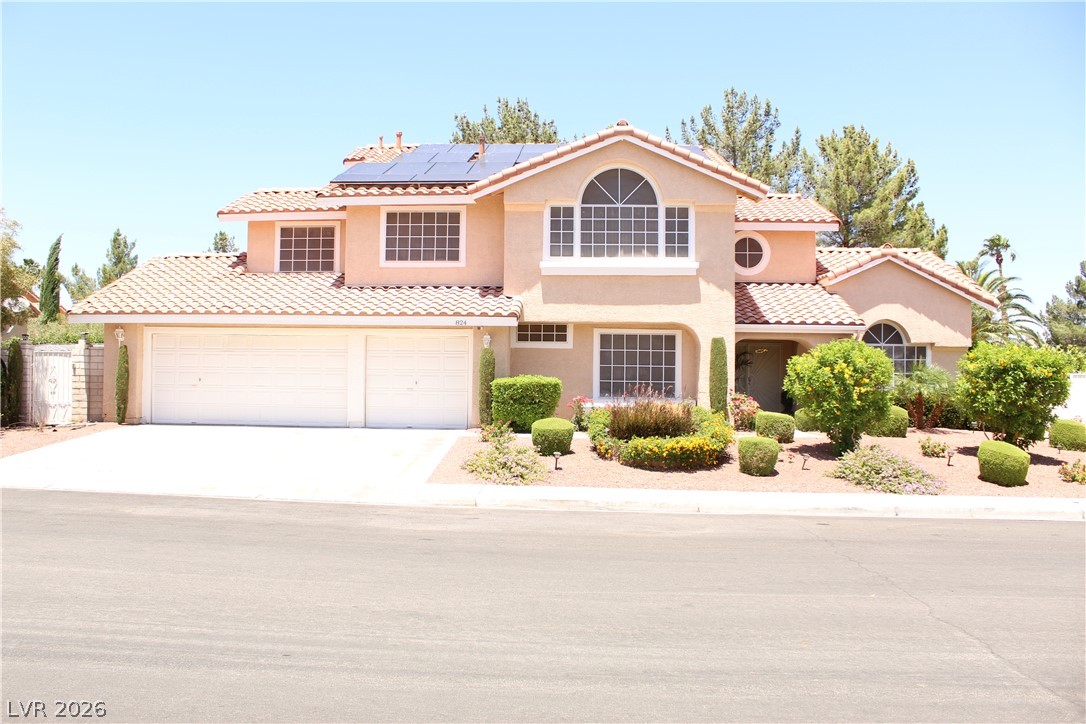 824 E Red Hollow Drive
