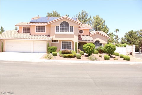 Homes For Sale - 824 E Red Hollow Drive<br/> North Las Vegas, NV 89031