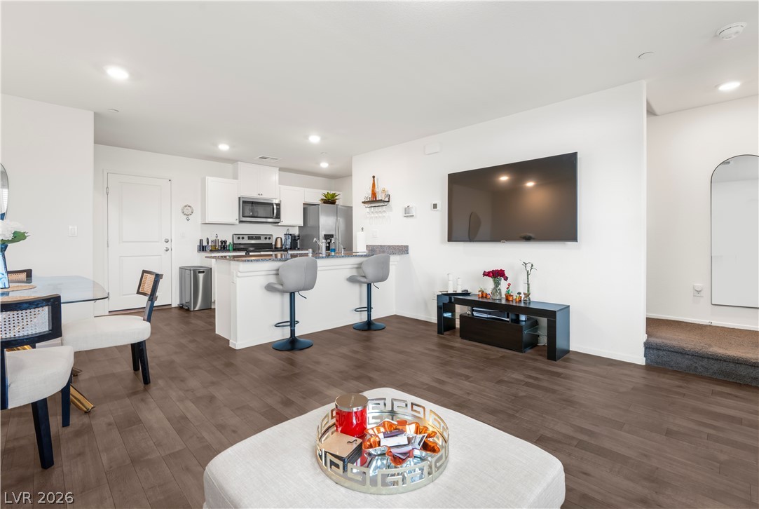 1128 Scarlet Sparrow Street