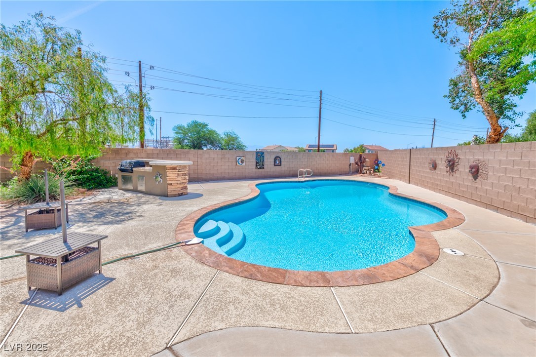 201 Palmarosa Street, Henderson, Nevada image 4