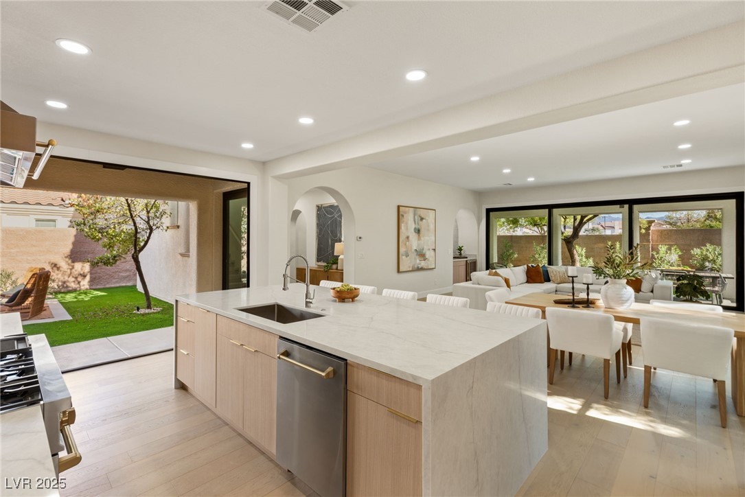 Las Vegas, Nevada 89141, United States, 4 Bedrooms Bedrooms, ,4 BathroomsBathrooms,Residential,Active,240284