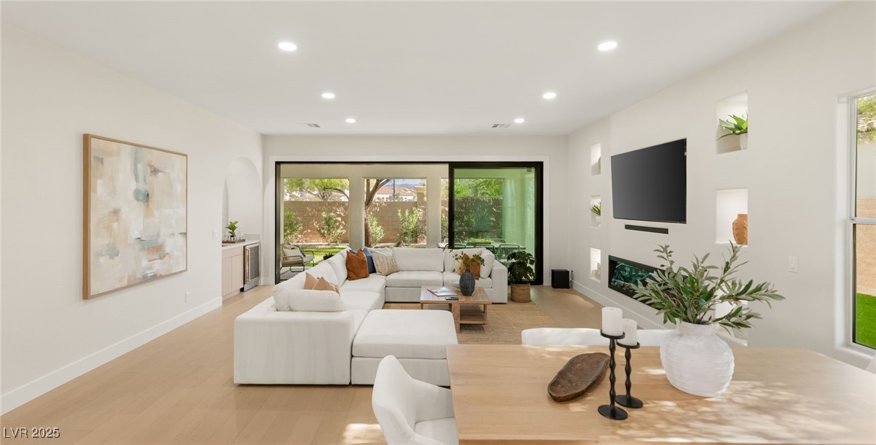 Las Vegas, Nevada 89141, United States, 4 Bedrooms Bedrooms, ,4 BathroomsBathrooms,Residential,Active,240284