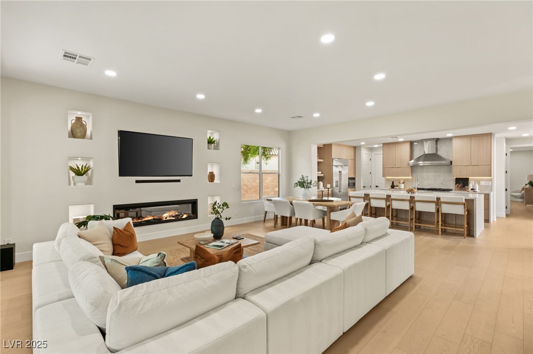 Las Vegas, Nevada 89141, United States, 4 Bedrooms Bedrooms, ,4 BathroomsBathrooms,Residential,Active,240284