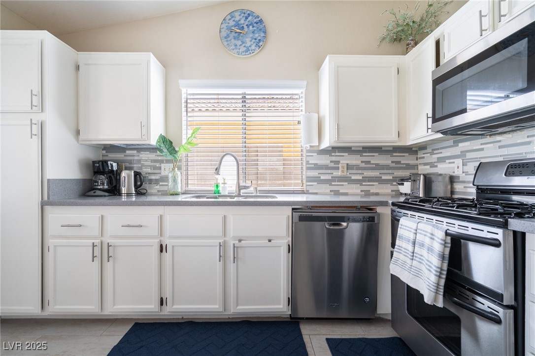 Las Vegas, Nevada 89119, United States, 2 Bedrooms Bedrooms, ,2 BathroomsBathrooms,Residential,Active,180051