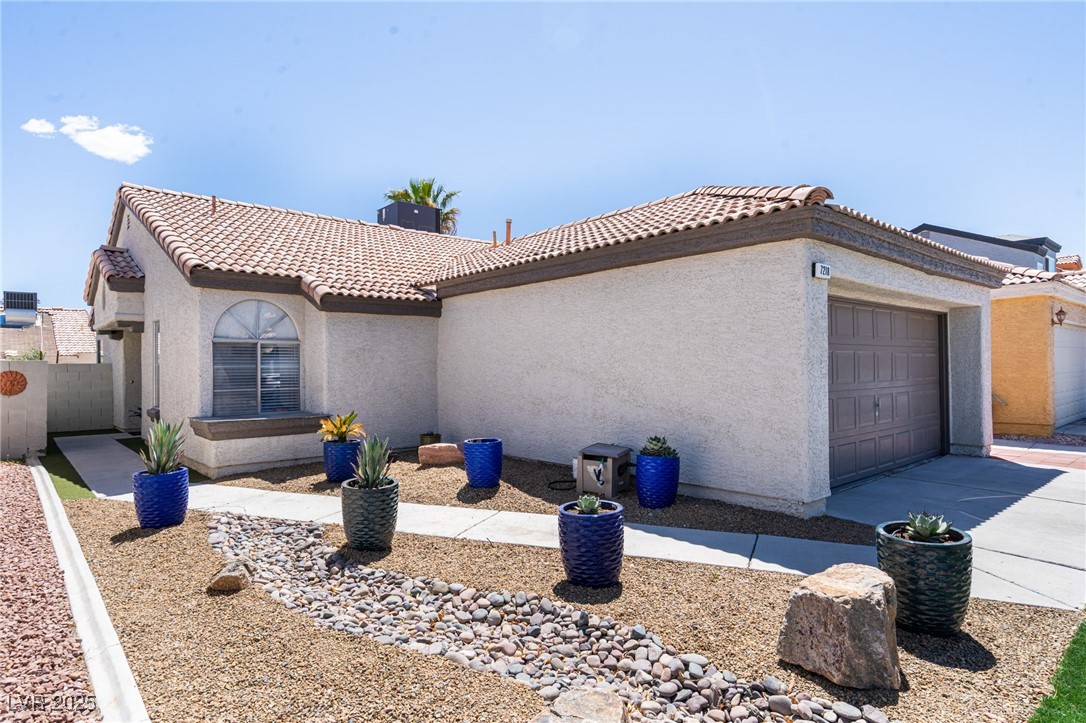 Las Vegas, Nevada 89119, United States, 2 Bedrooms Bedrooms, ,2 BathroomsBathrooms,Residential,Active,180051