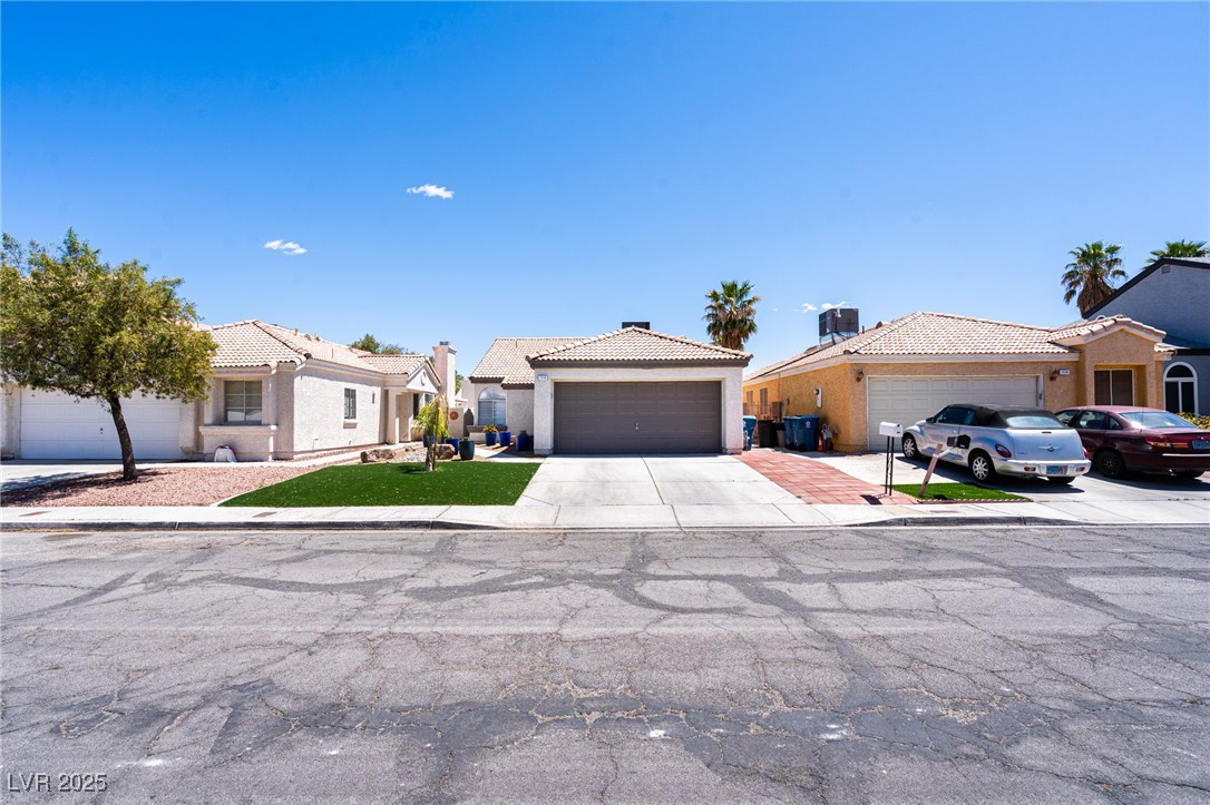 Las Vegas, Nevada 89119, United States, 2 Bedrooms Bedrooms, ,2 BathroomsBathrooms,Residential,Active,180051
