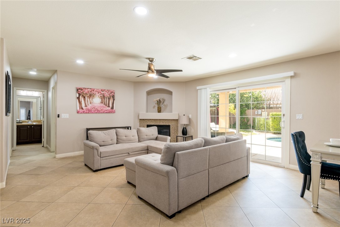 723 Seclusion Glen Avenue, Las Vegas, Nevada image 11