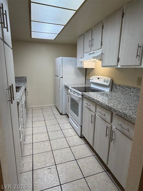 Tiny photo for 2961 Country Manor Lane #126, Las Vegas, NV 89115 (MLS # 2794618)