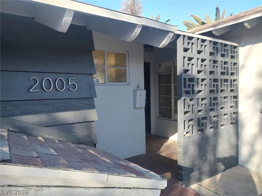 2005 E Oakey Boulevard