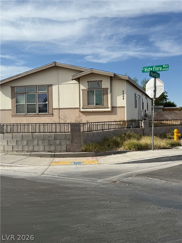 4964 Vista Flora Way