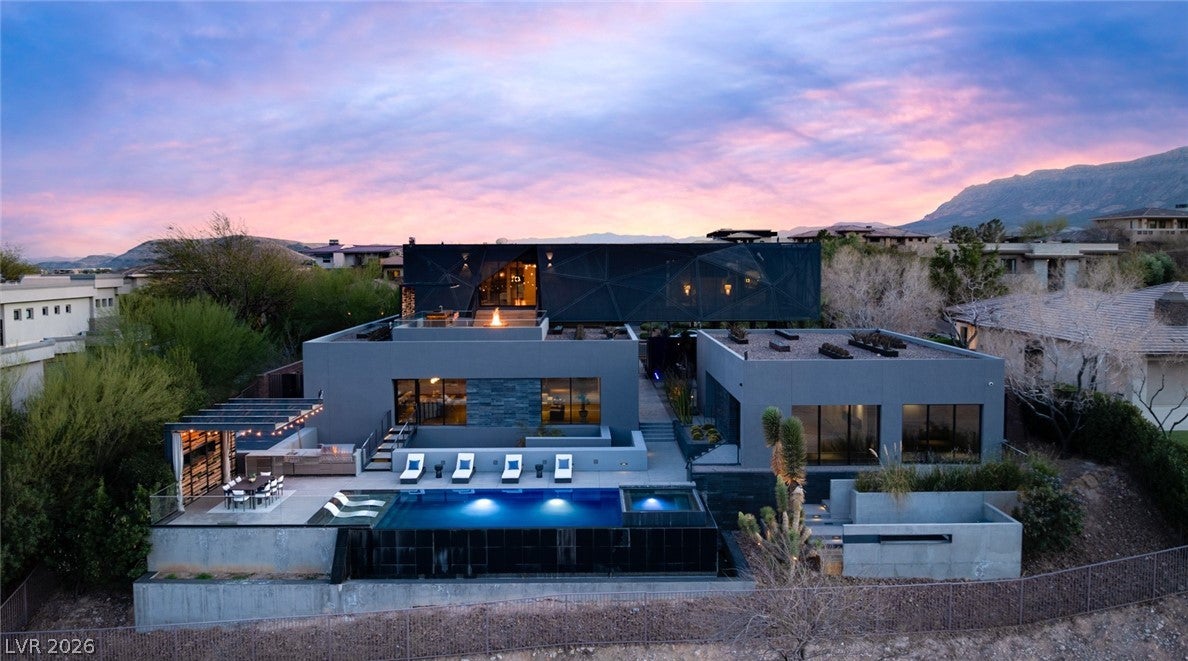 20 Soaring Bird Court