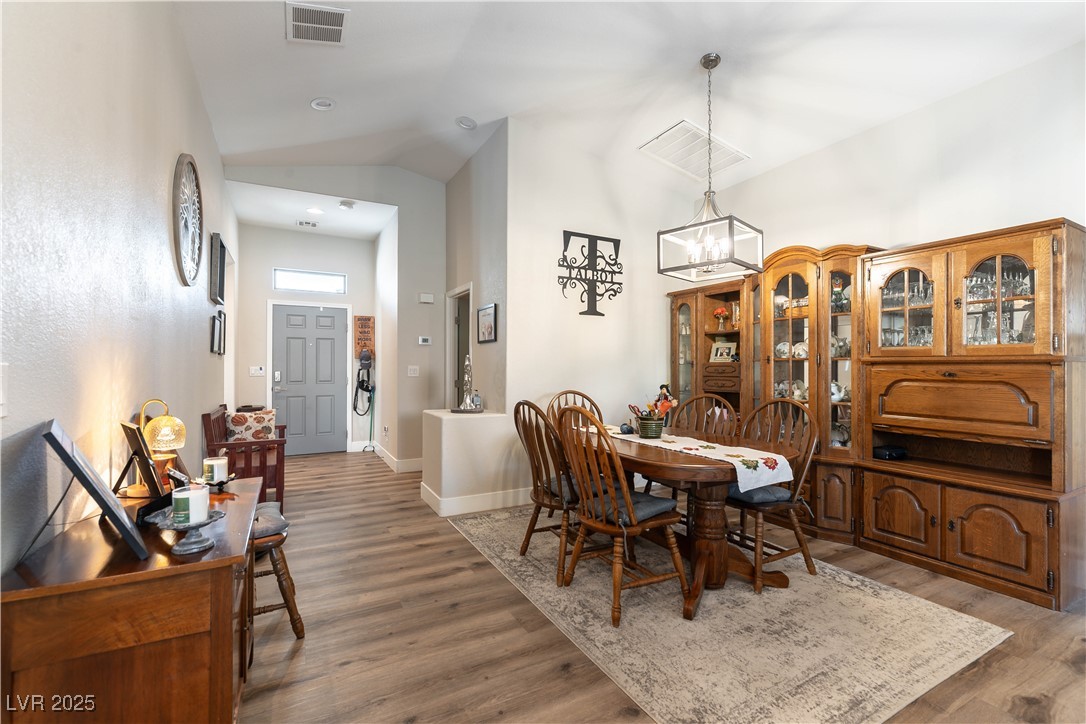 Properties 2 628 Bright Lights Avenue