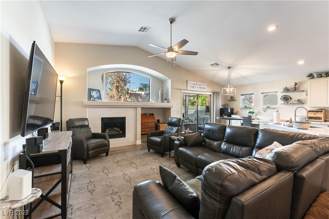 Properties 4 628 Bright Lights Avenue