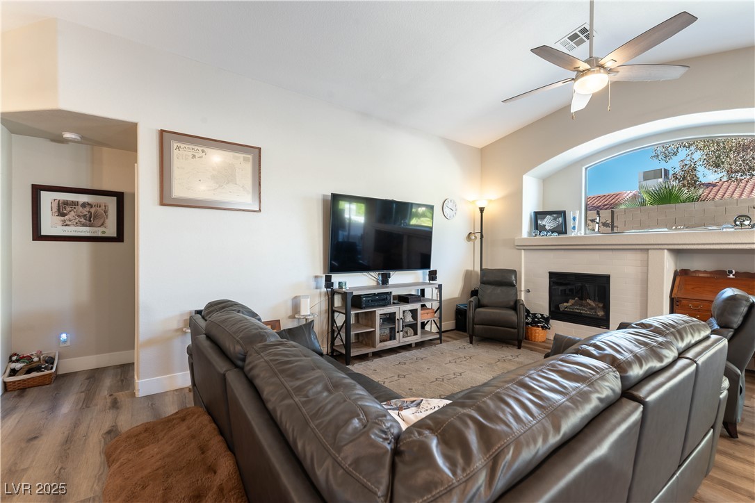 Properties 3 628 Bright Lights Avenue