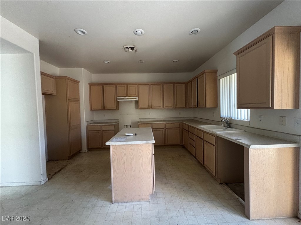 533 Kings Links Street