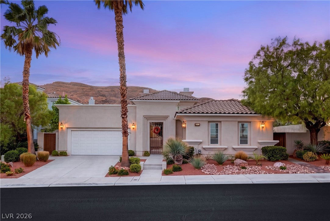 2575 Turtle Head Peak Drive