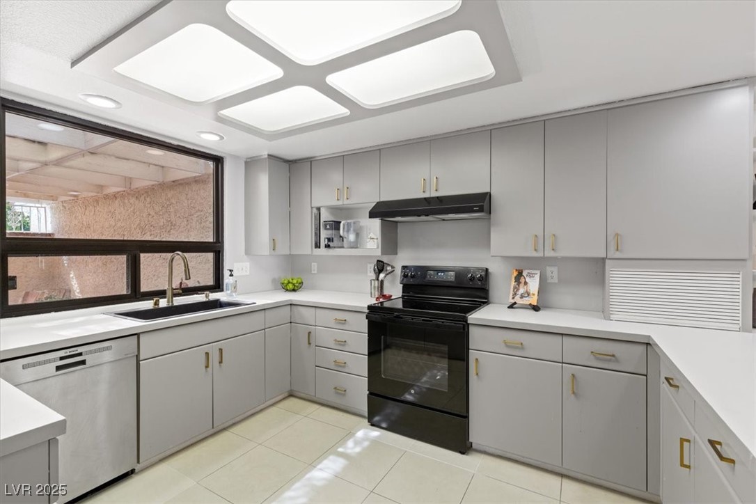 Las Vegas, Nevada 89121, United States, 2 Bedrooms Bedrooms, ,2 BathroomsBathrooms,Residential,Active,223959