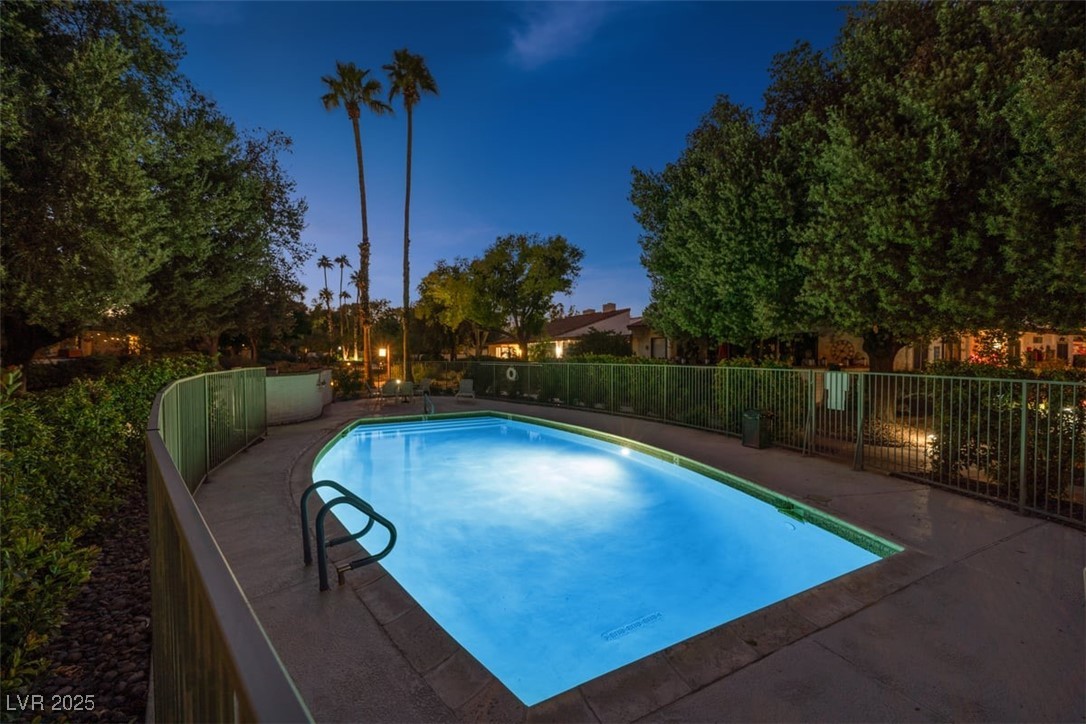 Las Vegas, Nevada 89121, United States, 2 Bedrooms Bedrooms, ,2 BathroomsBathrooms,Residential,Active,223959