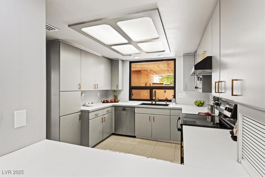 Las Vegas, Nevada 89121, United States, 2 Bedrooms Bedrooms, ,2 BathroomsBathrooms,Residential,Active,223959