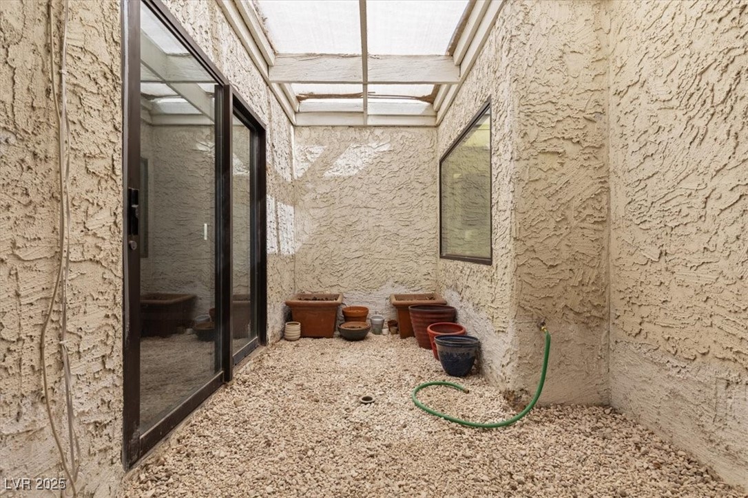 Las Vegas, Nevada 89121, United States, 2 Bedrooms Bedrooms, ,2 BathroomsBathrooms,Residential,Active,223959