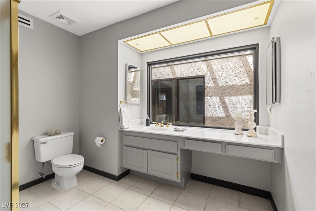 Las Vegas, Nevada 89121, United States, 2 Bedrooms Bedrooms, ,2 BathroomsBathrooms,Residential,Active,223959